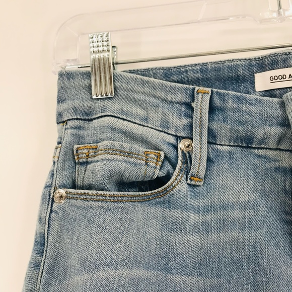 Good American High Rise Step Hem Jeans Size 26 - Picture 2 of 9
